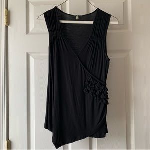 Cable & Gauge black v-neck tank size P